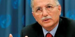 أوغلو لـ « البيان »: أتوقع أن يشهد العالم الإسلامي مزيداً من التطرف
