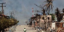 بوذيون متطرفون يهاجمون مسلمين ويحرقون منازلهم في ميانمار