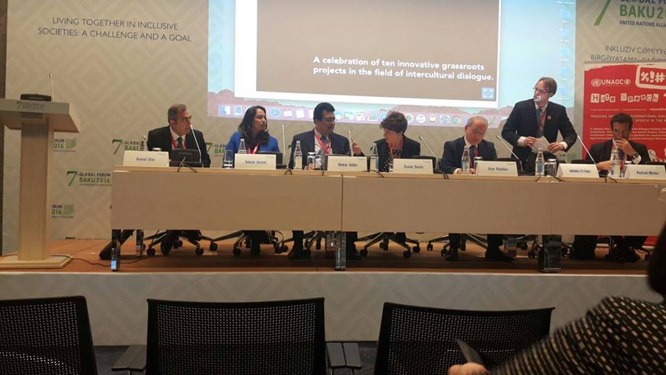 الوفد الروهنغي المشترك يستعرض قضية الروهنغيا في منتدى أذربيجان