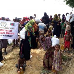 (IHH) التركية توصل مساعدات عاجلة إلى لاجئي الروهنغيا في بنغلاديش