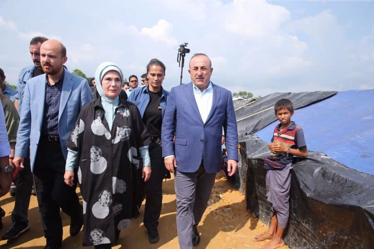 جاويش أوغلو يزور غدًا مخيمًا لمسلمي أراكان في بنغلاديش
