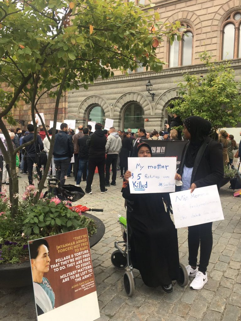 وقفة احتجاجية في السويد تنديدا بمجازر ميانمار ضد الروهنغيا
