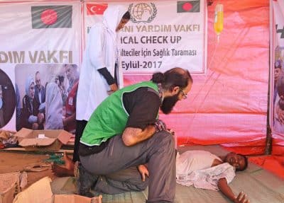 الإغاثة التركية (İHH) تقدم خدمات طبية للاجئي الروهنغيا