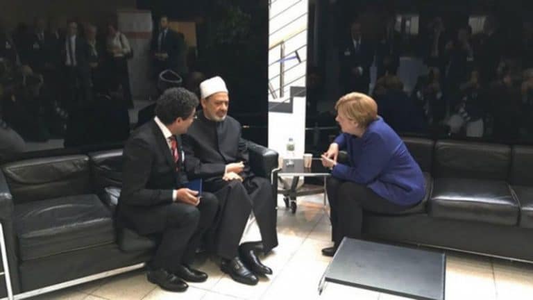 شيخ الأزهر وميركل يبحثان بألمانيا مأساة الروهنغيا