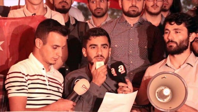 اسطنبول.. وقفة احتجاجية ضد جرائم جيش ميانمار بحق الروهنغيا