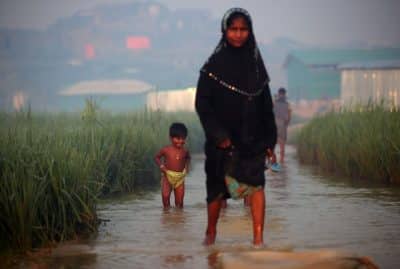 يوم في حياة أطفال الروهنغيا بالمخيمات .. 11 صورة تجسد المأساة