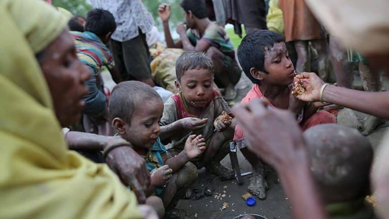 أزمة في بنغلاديش بسبب أيتام الروهنغيا