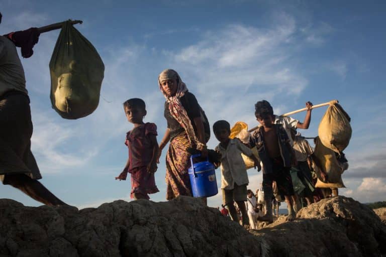 مسؤول بالصليب الأحمر: الروهنغيا يواصلون الهرب من ميانمار بدافع الخوف