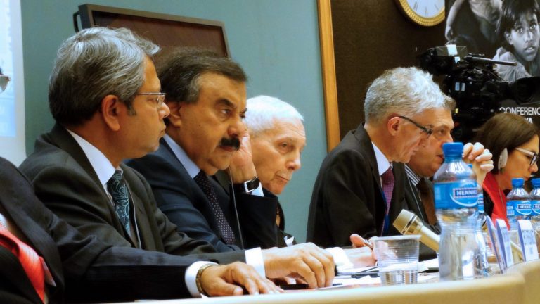 الكويت تتبرع بـ 15 مليون دولار لمسلمي الروهنغيا