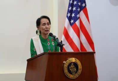 رفض"سو تشي" إدانة العنف بميانمار يجردها من جائزة حرية إدنبره