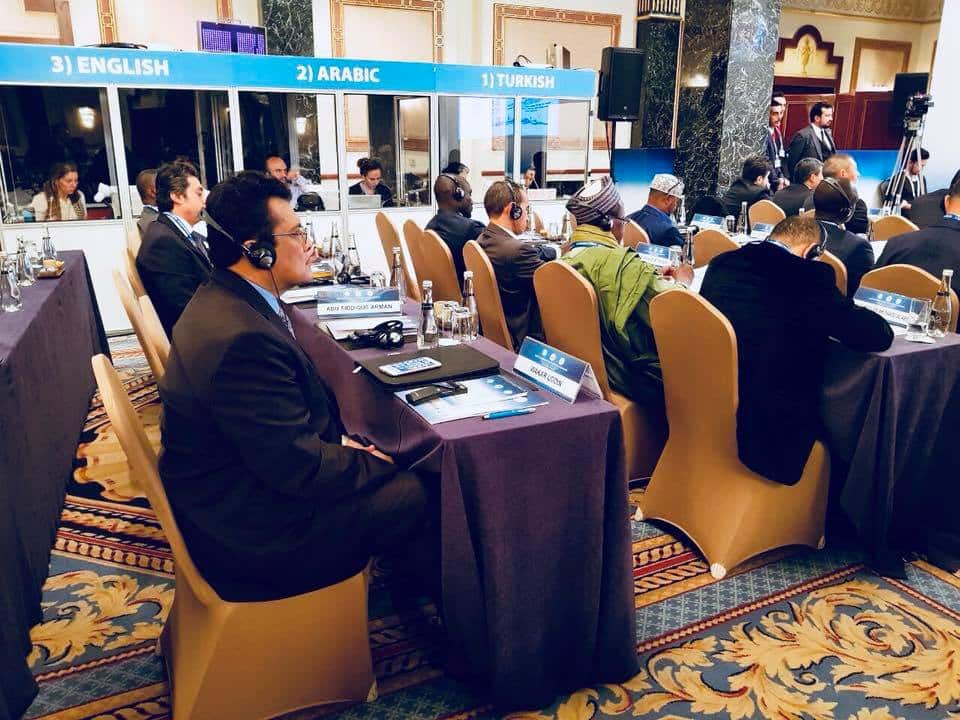 مدير عام (ARU) يلتقي وزير خارجية تركيا ويشارك في اجتماع باسطنبول