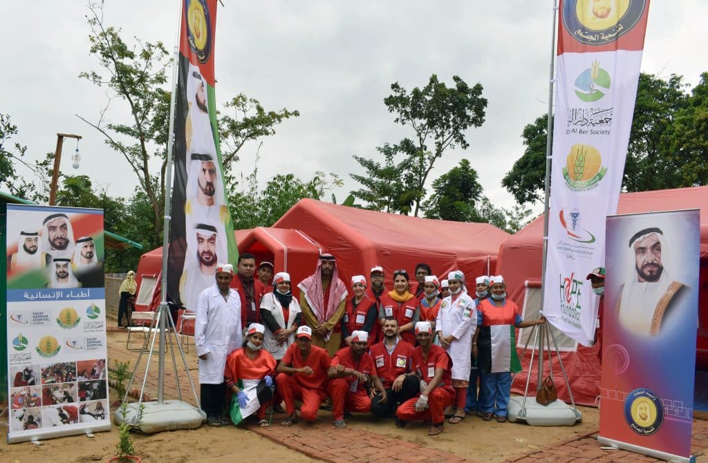 أطباء الإمارات ينقذون حياة طفل من اللاجئين الروهنغيا في بنغلادش