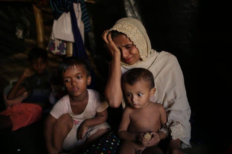 لقطات حصرية توثق مجزرة بحق مسلمي الروهنغيا في ميانمار