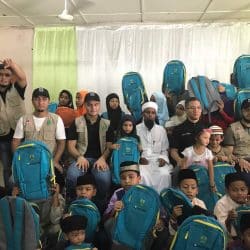 منظمتان ماليزيتان توزعان حقائب مدرسية لأبناء اللاجئين الروهنغيا