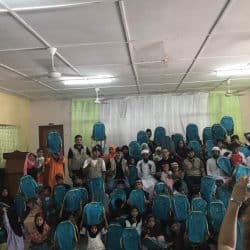 منظمتان ماليزيتان توزعان حقائب مدرسية لأبناء اللاجئين الروهنغيا
