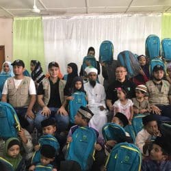 منظمتان ماليزيتان توزعان حقائب مدرسية لأبناء اللاجئين الروهنغيا
