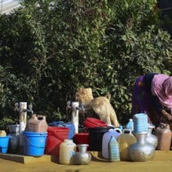 صور.. لاجئو الروهنغيا يعلمون أطفالهم القرآن الكريم في مخيمات بنغلادش