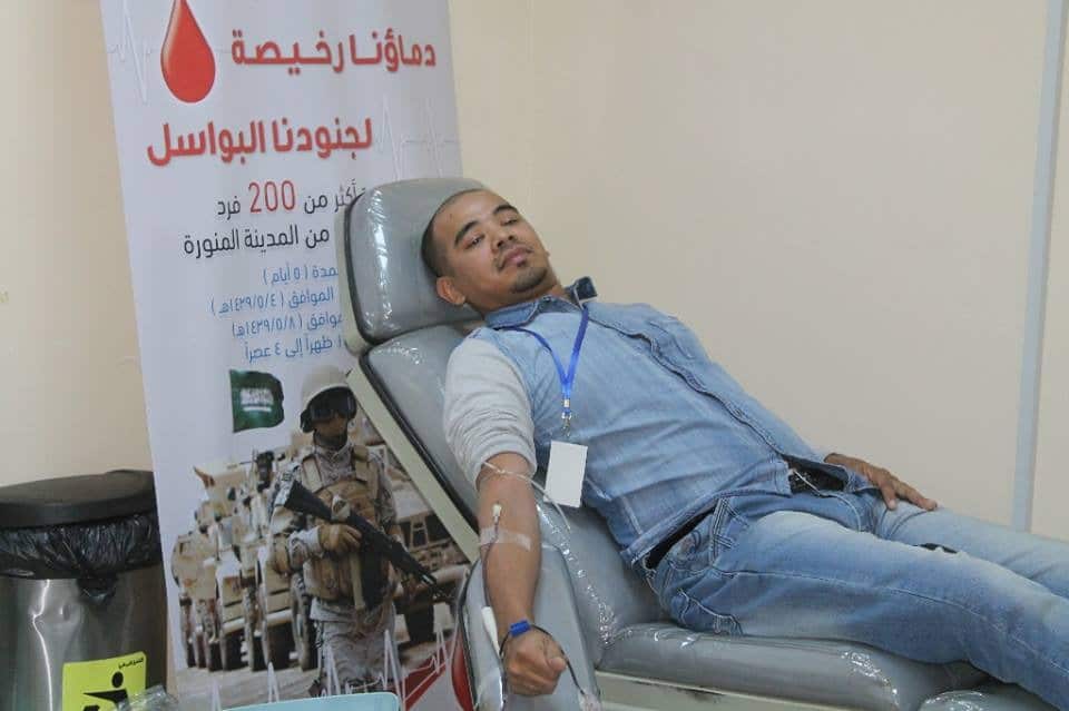 200 متبرع بالدم من الجالية الروهنغية بالسعودية للجنود المرابطين