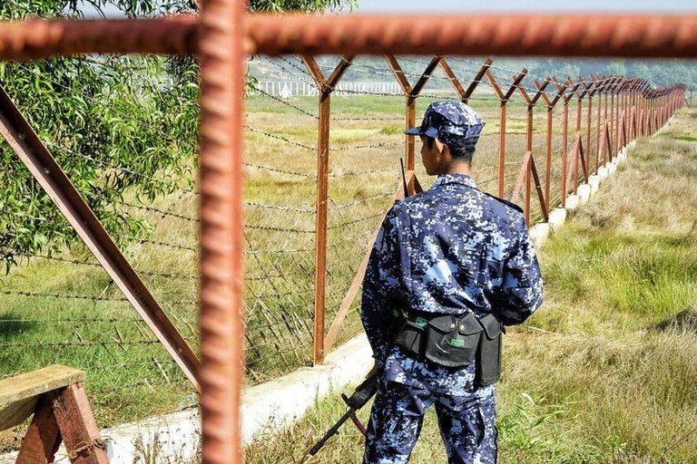 جيش ميانمار يدفع قرويين إلى النزوح بجنوب شرقي البلاد