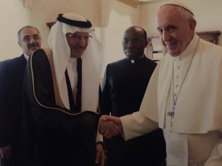 العثيمين يثمّن مواقف بابا الفاتيكان من القدس والروهنغيا