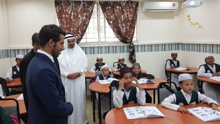 مركز الملك سلمان يوقع اتفاقية لدعم الطلاب الروهنغيين في ماليزيا