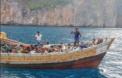 بنغلادش تنفي أن يكون قارب اللاجئين الروهنغيا الأخير أبحر منها