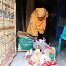 استمرار المساعدات الرمضانية للاجئي الروهنغيا من مركز سلمان للإغاثة