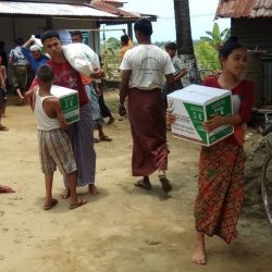 مركز الملك سلمان للإغاثة يواصل توزيع السلال الغذائية للمستفيدين في ميانمار