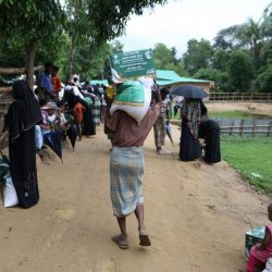 السعودية تواصل لليوم 11 توزيع السلال الغذائية الرمضانية للاجئين الروهنغيا في بنغلادش