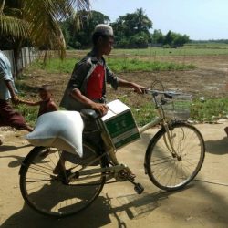 مركز الملك سلمان للإغاثة يواصل توزيع السلال الغذائية للمستفيدين في ميانمار