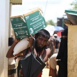 السعودية تواصل لليوم السابع توزيع مساعدات رمضانية للاجئين الروهنغيا في بنغلادش