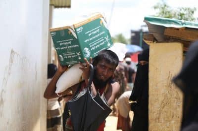 السعودية تواصل لليوم السابع توزيع مساعدات رمضانية للاجئين الروهنغيا في بنغلادش