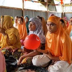 جمعية تركية توزع مساعدات غذائية للروهنغيا في بنغلادش