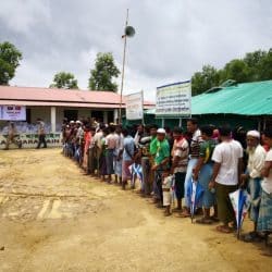 جمعية تركية توزع مساعدات غذائية للروهنغيا في بنغلادش