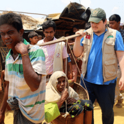 IHH تلبي نداء الشاب الأراكاني