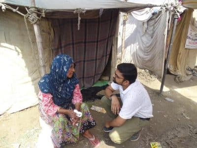 لاجئون من الروهنغيا يلقون المؤازرة من المجتمع المضيف بعد احتراق أحد المخيمات في الهند