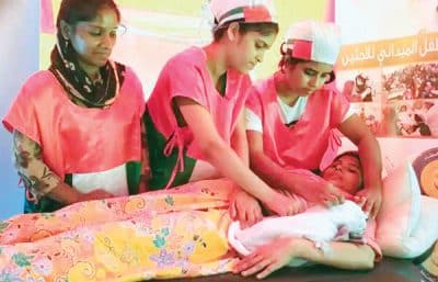 «زايد» أول مولود من اللاجئين الروهنغيا في مستشفى إماراتي ببنغلادش