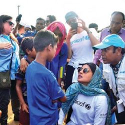 بالصور بریانكا تشوبرا تزور مخیم للاجئي الروهنغيا في بنغلادش