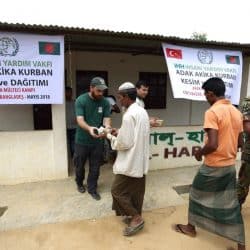 هيئة الإغاثة التركية تستمر في توزيع المساعدات على مسلمي ميانمار