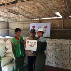 هيئة الإغاثة التركية تستمر في توزيع المساعدات على مسلمي ميانمار