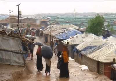 الروهنغيا يستقبلون رمضان وسط المخيمات والأمطار
