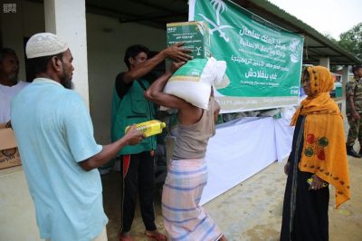 السعودية تواصل لليوم 15 توزيع السلال الغذائية الرمضانية للاجئين الروهنغيا في بنغلادش