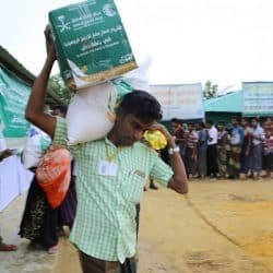 السعودية تواصل لليوم 15 توزيع السلال الغذائية الرمضانية للاجئين الروهنغيا في بنغلادش