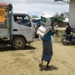 مركز الملك سلمان للإغاثة يواصل لليوم التاسع عشر توزيع السلال العذائية للمستفيدين في ميانمار