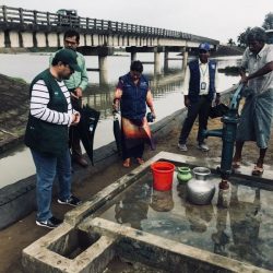 فريق مركز الملك سلمان للإغاثة يتفقد مشاريعه الإنسانية المنفذة للاجئين الروهنغيا في بنغلادش