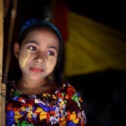 المكياج الفريد لبنات ونساء الروهنغيا المسلمات في بنغلادش