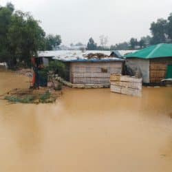 الأمطار الغزيرة تغمر مخيمات اللاجئين الروهنغيا في بنغلادش