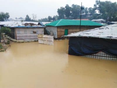 الأمطار الغزيرة تغمر مخيمات اللاجئين الروهنغيا في بنغلادش