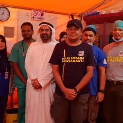 سفير الإمارات لدى بنغلادش يزور الروهنغيا ويشارك في تقديم المساعدات