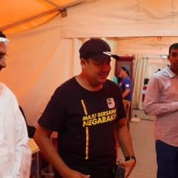 سفير الإمارات لدى بنغلادش يزور الروهنغيا ويشارك في تقديم المساعدات